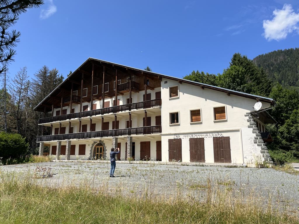 Contemporary Apartments In Megève